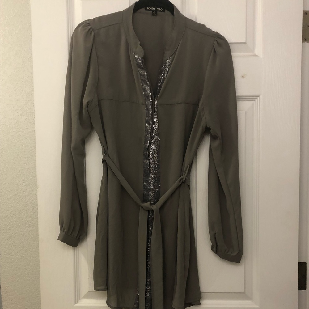 Long sleeve top with sequins